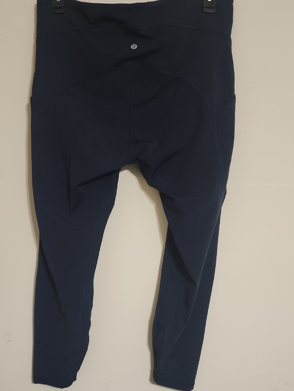 Lululemon - Picture 2 of 4